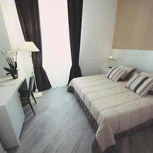 Vantaggio Suites Апартаменты